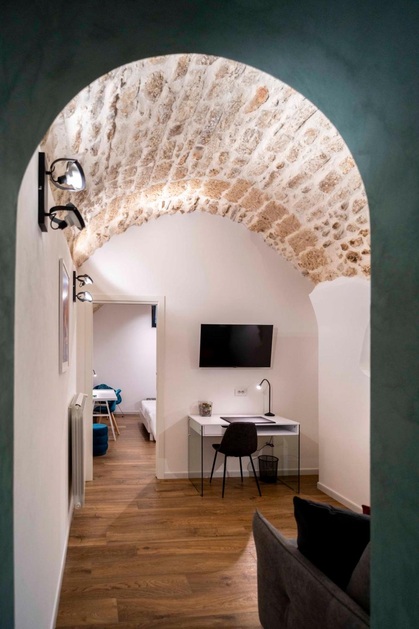 Castel Manfredi Apartments Manfredonia Dış mekan fotoğraf